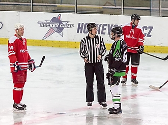 Historicky první hokejový zápas PKS okna